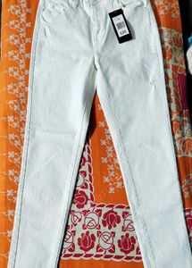 365 New With Tag Jeans From London !