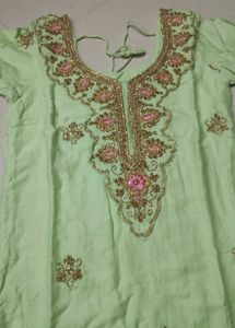 Elegant Green pakisthani Embroidered Kurta Set