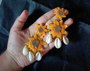 Gorgeous sunflower earrings