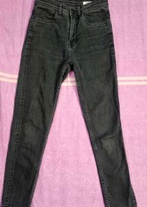 Skinny Jeans - Black Washed Denim