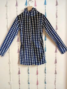 Beautiful High Neck Velvet Top 💙
