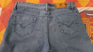 LIGHT BLUE MINIMAL SLIM JEANS