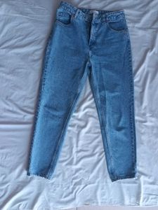 ZARA MOM FIT DENIM