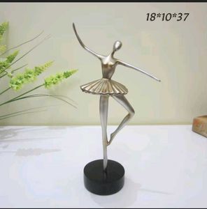 Ballerina Showpiece Statue