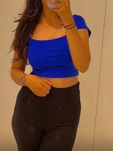 cropped Blue top