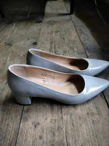 Outryt Pumps With 2 Inches Heels
