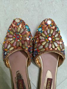 Women Multi Color Ethnic Juttis