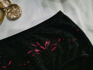 🇭🇲💫Black Colour Beautiful Penty