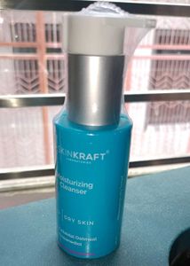 SkinKraft Moisturizing Cleanser
