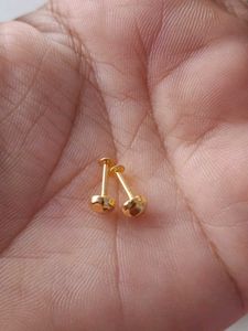 Beautiful New Dimond Cut Studs