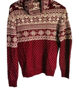 Stylish Woolen Sweater for Winter – Maroon & White