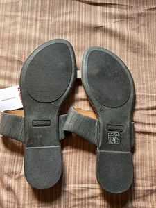 FLAT SANDALS WOMEN KHADIMS NEW WITH TAG
