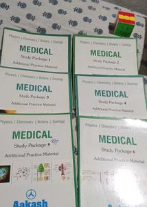 Neet &amp; JEE Aakash Prep Big Set + Free Extra Books