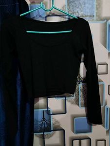 Black Long Sleeve Crop Top