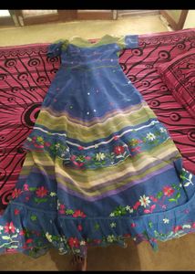Gown With Adjustable Zip