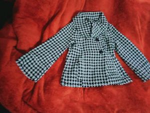 black and white Bell sleevs warm caot for ladies