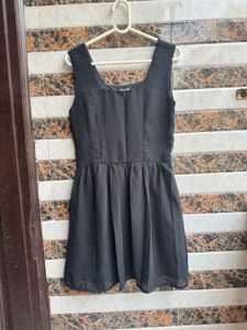 Black Sleeveless Dress