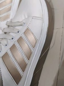 New White And Gold Women Sneakers With Tag