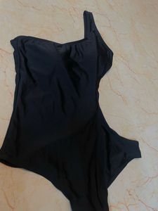 black one shoulder swimwear