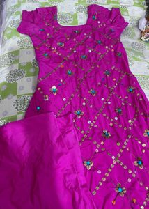Beatiful Kurti With Churidaar
