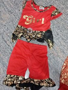 Girl's Red  & Gold Outfit et Of 4top And 6 Pants