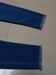 Classic Blue Stretchable Skinny Jeans for Women