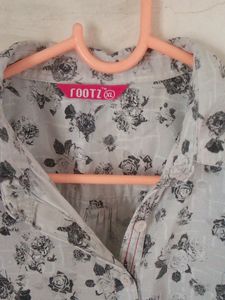 3/4th Sleeves Women&#39;s shirt rarely used in good condition.