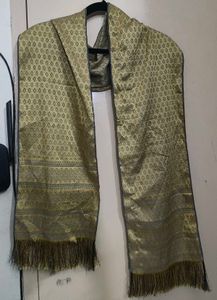 Elegant Gold Banarasi Scarf