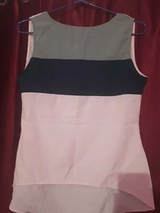 Color Block Sleeveless Blouse