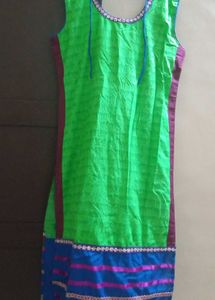 Green Embroidered Kurta