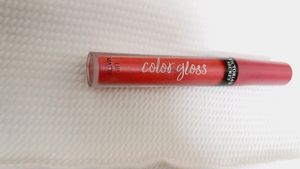 1 Matt And 1 Stick Beautiful Shades of Lipstick Buy 1🥳🥳 Get 1 FREE 🥳🥳