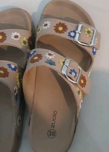 Zudio Slippers