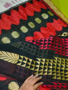 💥 Price Drop💥Black And Red Saree Only