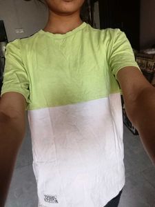Trendy Cropped Tee