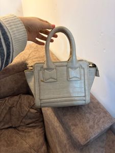 Chic Ivory Croc-Embossed Handbag