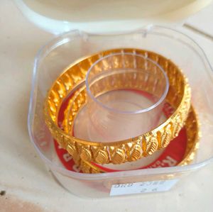 Golden Bangle Set(gold Covering Long Lasting )