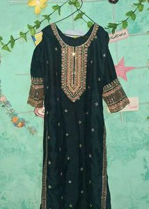 Elegant Green Embroidered Kurta