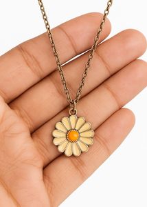 Daisy Pendant Necklace