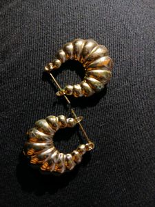 gold tone earrings