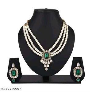 Emerald Pearl Jewelry Set