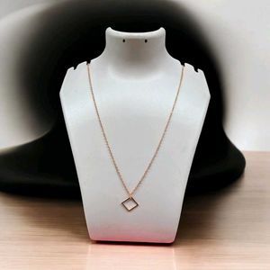 Single Line Chains Pendants