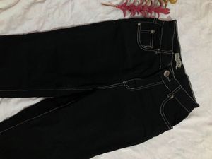 Black Thread Details Denim 🎀💖