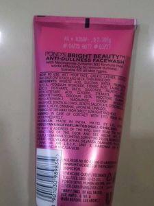 Pond&#39;s Bright Beauty Facewash