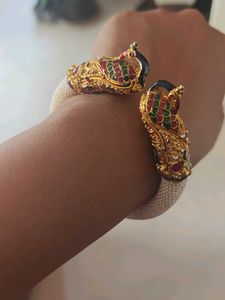 Elegant Indian Jewelry Set