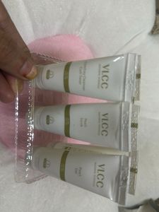 OxyLife Creme Bleach &amp; VLCC pearl Facial Kit