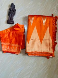 Ikkat Design Rich Look Saree With Stitched Blouse