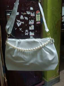 New Elegant White Clutch Mirragio