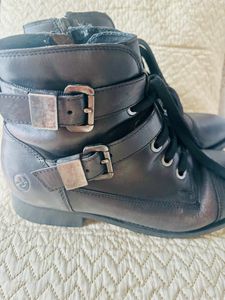 Sale‼️Ankle Boots That Goes With Everything