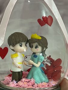 Romantic Couple Showpiece
