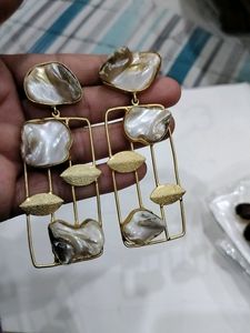 Earings